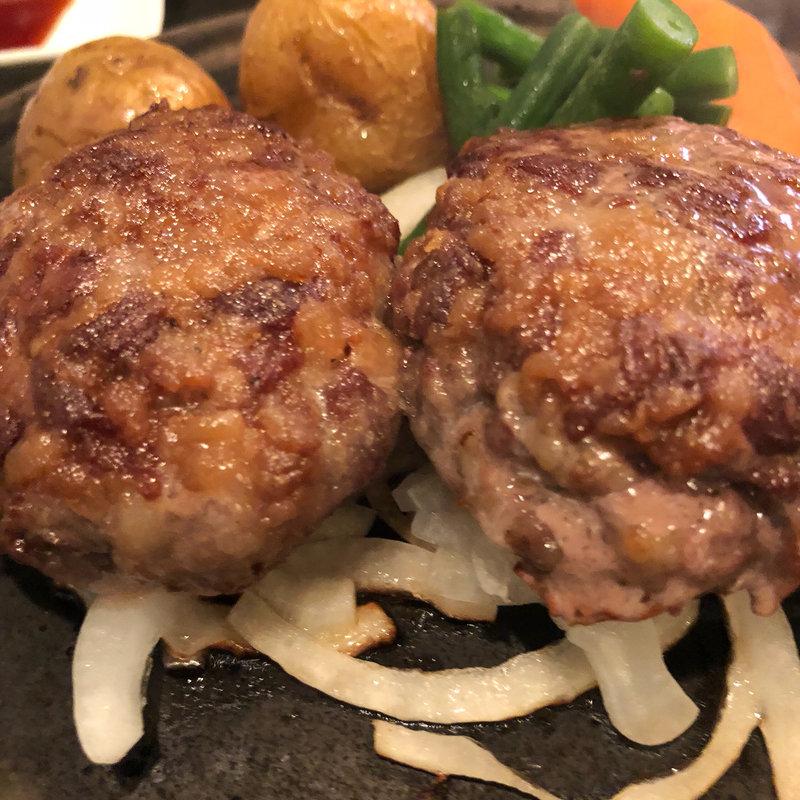 チョップドハンバーグステーキ(レストラン・オークラ)