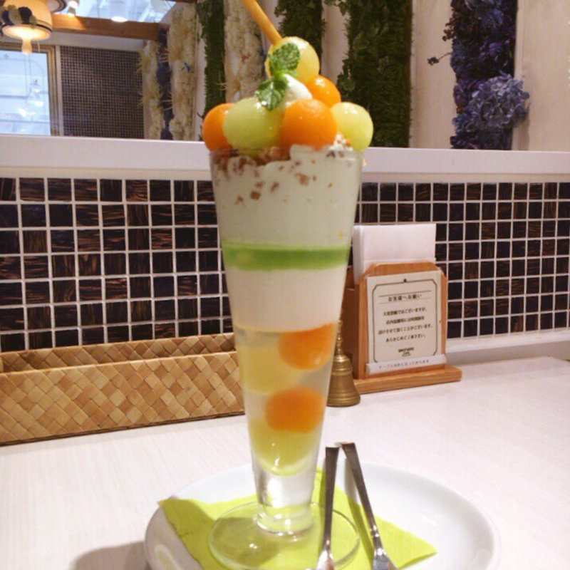 メロンパフェ(ブラザーズカフェ梅田オーパ店 )