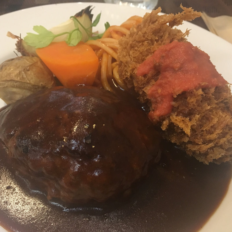 カニクリームコロッケとハンバーグ(洋食コノヨシ 北18条本店)