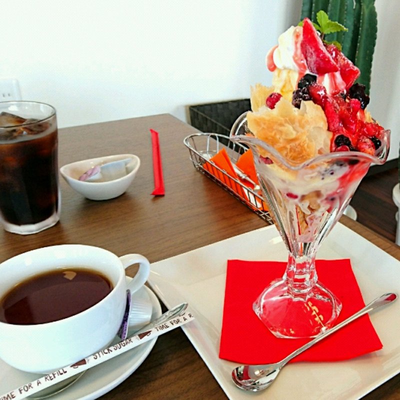 冷たいベリーパフェ(cafe・de CAPRI)