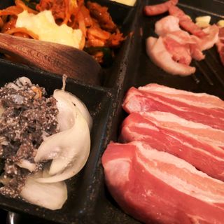 食べ放題(韓国料理　焼肉 豚家 （カンコクリョウリヤキニク　トンガ）)