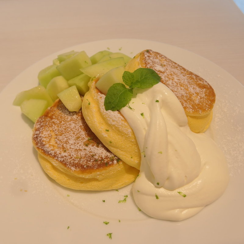 茨城メロンのパンケーキ ライムの香り(幸せのパンケーキ 梅田店)