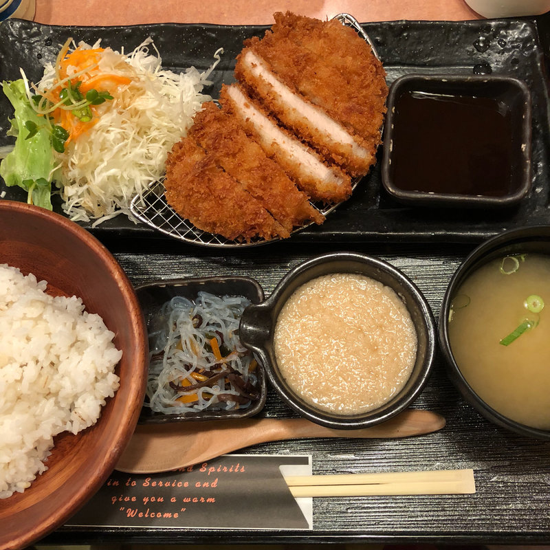 ロースとんかつ御膳(ロハスガーデン （麦とろと甘味）)