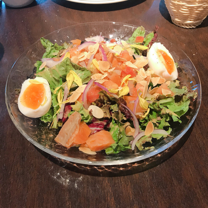 江戸前銀ジャケマリネのサラダ(フレンチレストラン Brasserie Gyoran（ブラッスリーギョラン）八丁堀)