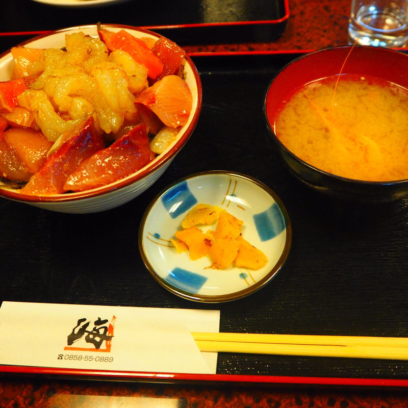 鳴石丼(海 （魚料理）)
