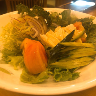 鳥八サラダ(焼きとり 東山鳥八)