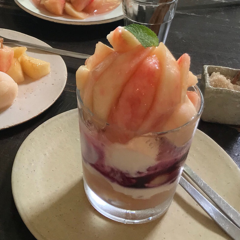 桃のパフェ(カフェ クラリ （cafe KURARI）)