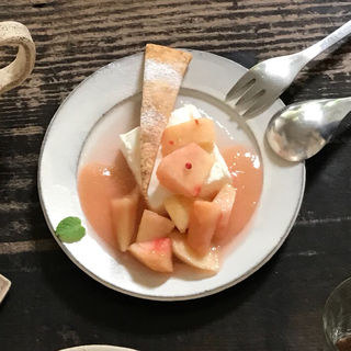 桃ソースのレアチーズケーキ(カフェ クラリ （cafe KURARI）)