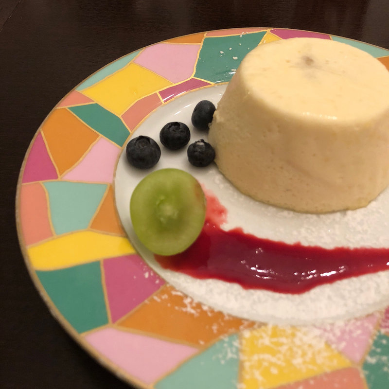 桃のクレームプディン(シェ・ニシタニ)