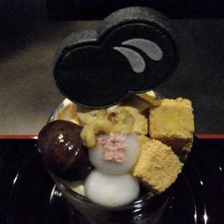 黒蜜きな粉パフェ(厨 otona くろぎ)
