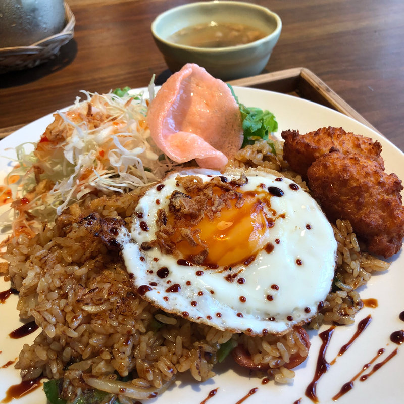 ナシゴレンスペシャル(コピワルン（ｋｏｐｉｗａｒｕｎｇ）)