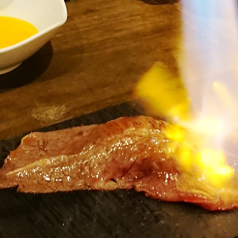 肉寿司　SUKIYAKI 1貫(裏天王寺 肉寿司)