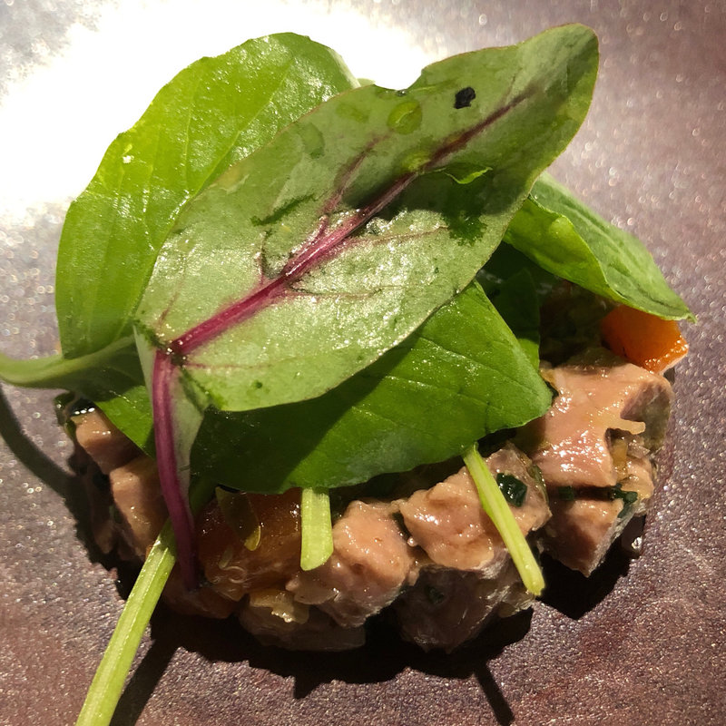 和牛ローストビーフのタルタル(ドラゴンバーガー)