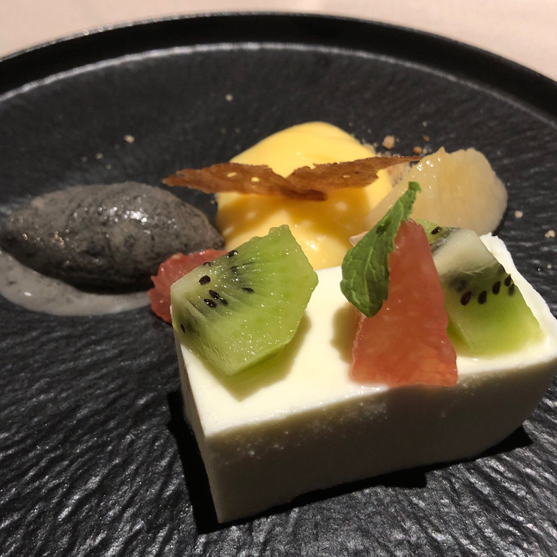 本日のデザート(ドラゴンバーガー)