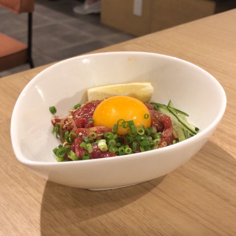 黒毛和牛の炙りユッケ(焼肉 とんび 栄住吉店)