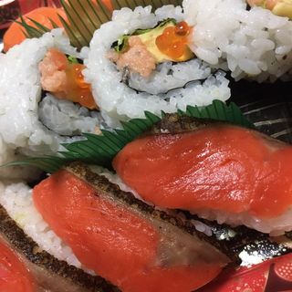 サーモン寿司セット(ディナーベル ススキノ南７条店)