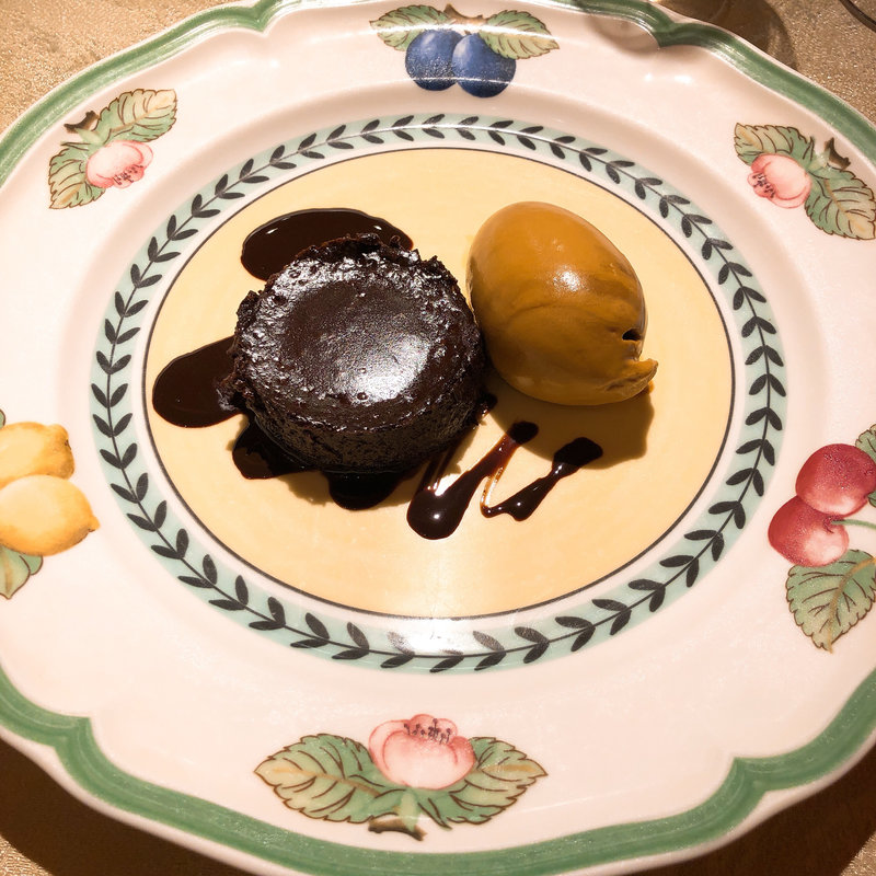 コニャック風味フォンダンショコラとキャラメルアイス(ル・ジャルダン・デ・サヴール)