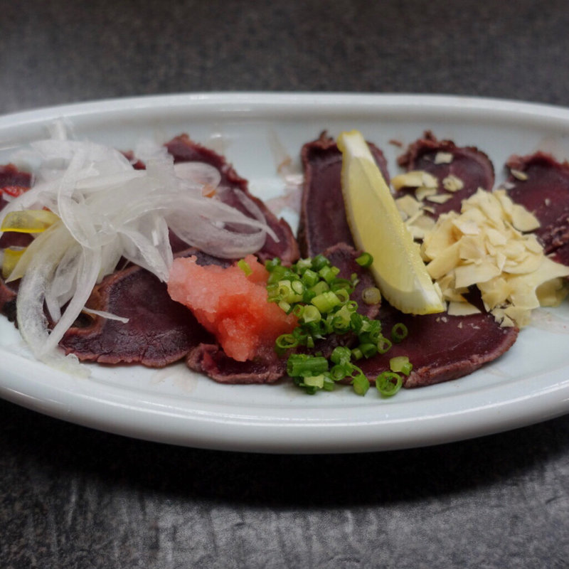 鹿たたき(お食事処 潮騒 （オショクジドコロシオサイ）)