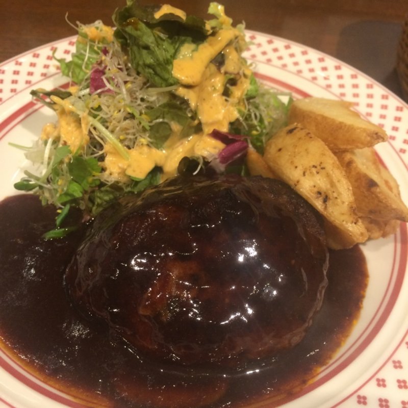 黒毛和牛100％の手造りハンバーグ(L.S.C （エルエスシー）)