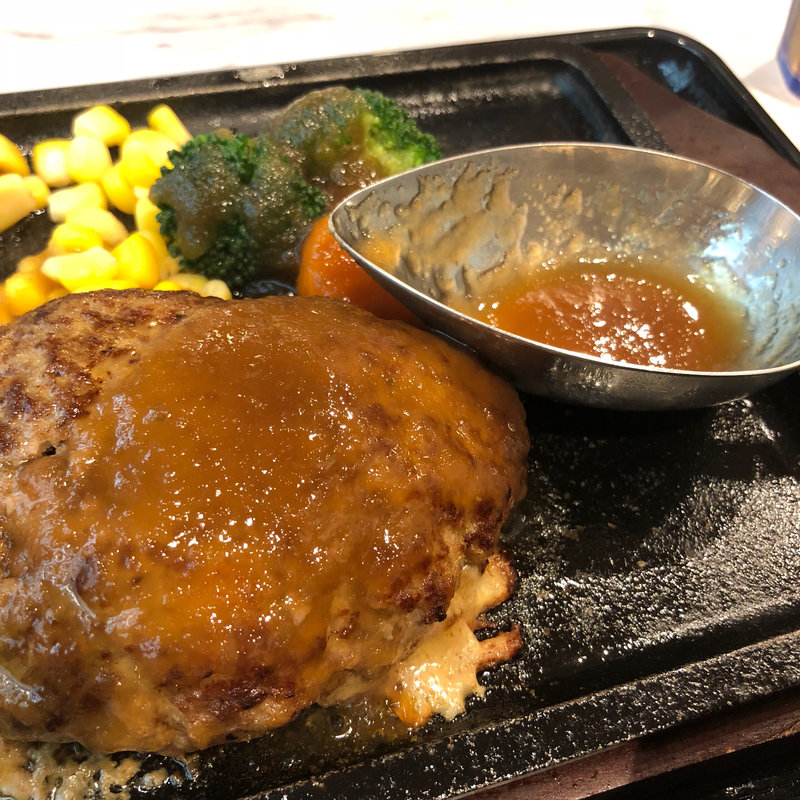 オニオンソースハンバーグ(とんかつ食堂 虎福 )