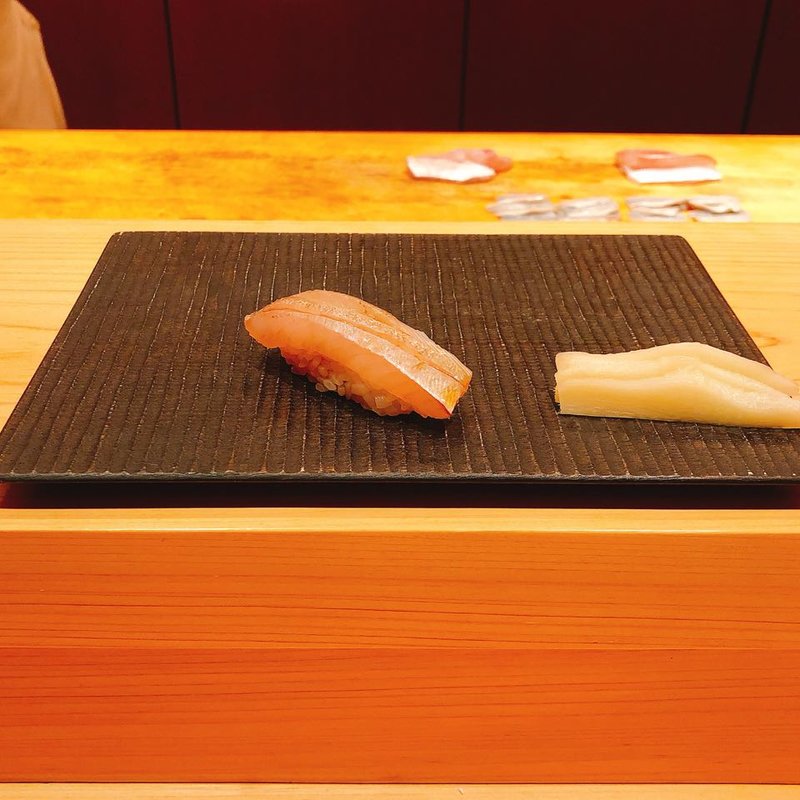 小鯛の握り(鮨 大地 )