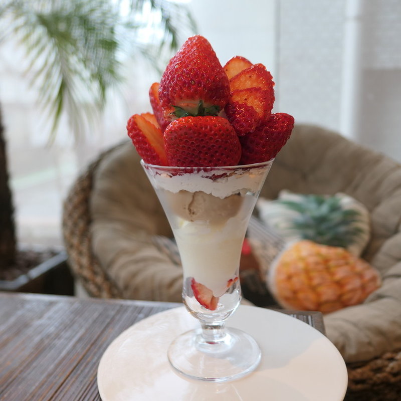 和歌山県産”まりひめ”苺パフェ(プリンス オブ ザ フルーツ)