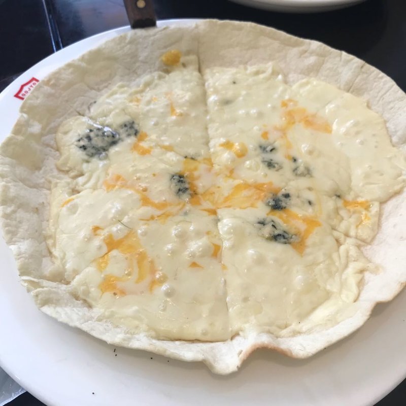 四種のチーズピザ(SPICE HOUSE PePe 鎌倉)