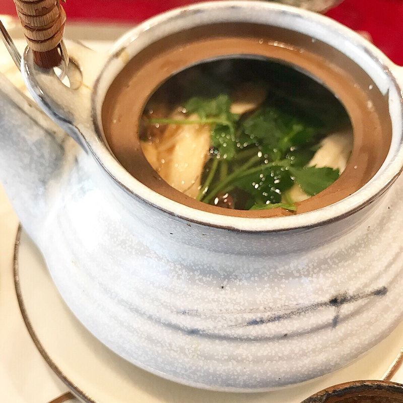 松茸の土瓶蒸し(かぶら)