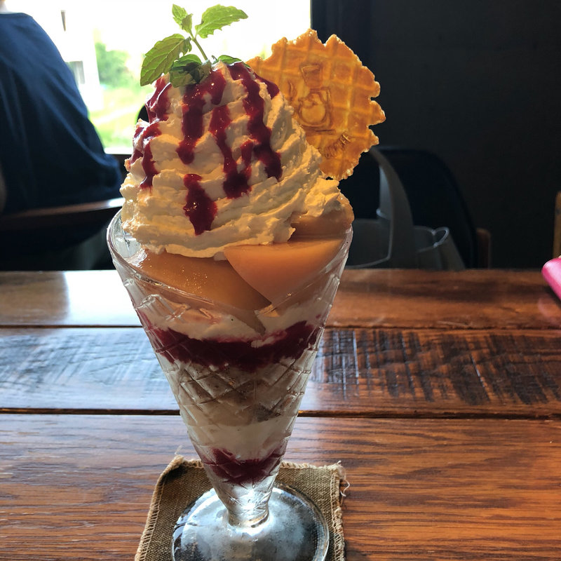 桃のパフェ(フェイバリットコーヒー )