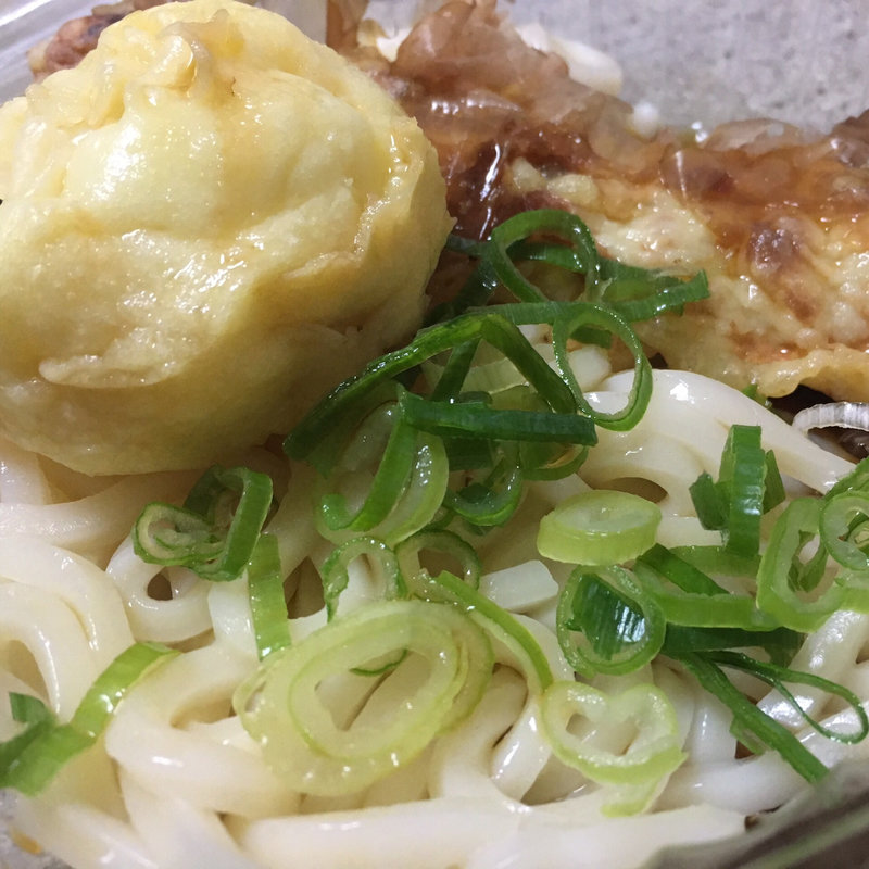 ツルッともっちり！冷しちく玉天うどん(セブン-イレブン 札幌南９条西７丁目店)