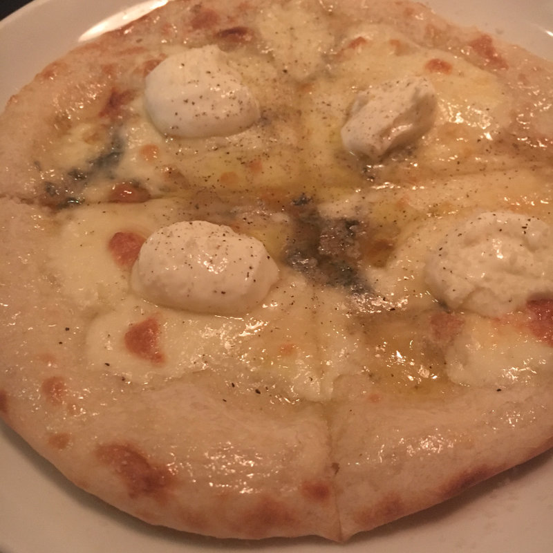 ゴルゴンゾーラとハチミツのピザ(LIFE)