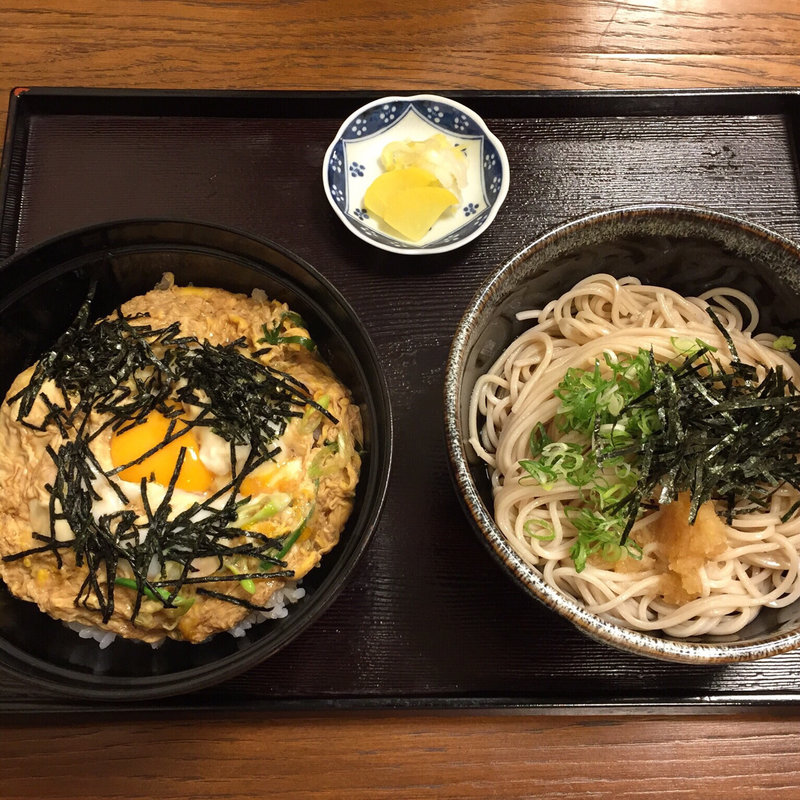 玉子丼とミニおろし蕎麦(そば処花りん)