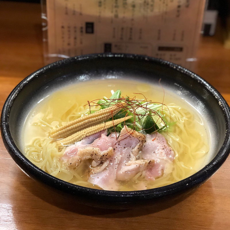 すだちと阿波尾鶏たたき冷やし(醤油と貝と麺 そして人と夢 )