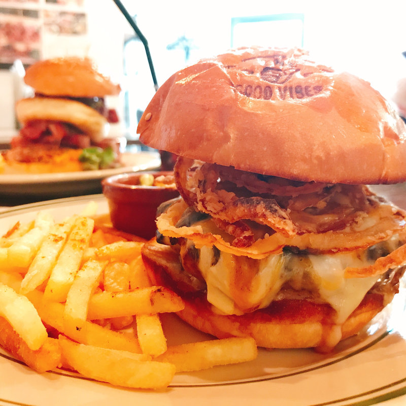 オニオンチーズバーガー(The Good Vibes)