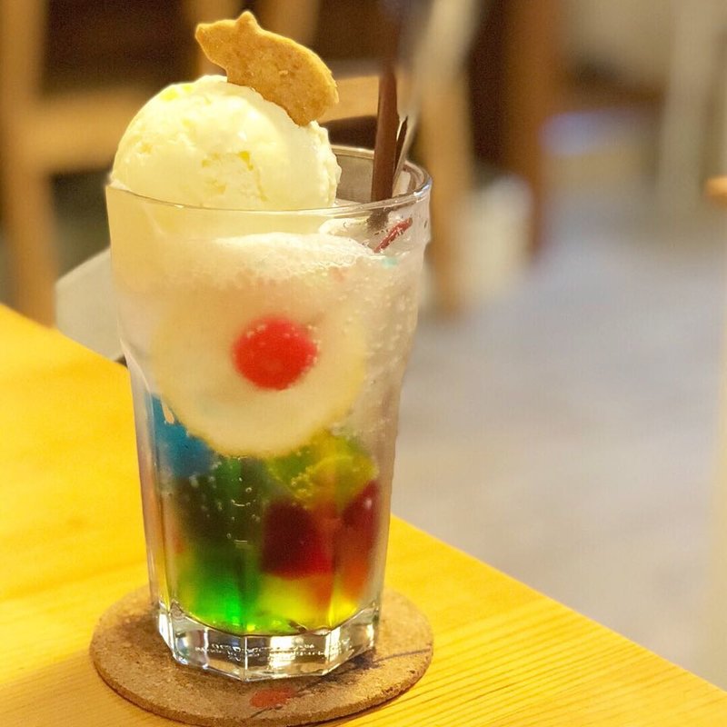 ぶたみさんの自家製はちみつレモンソーダ(トントンカフェ)