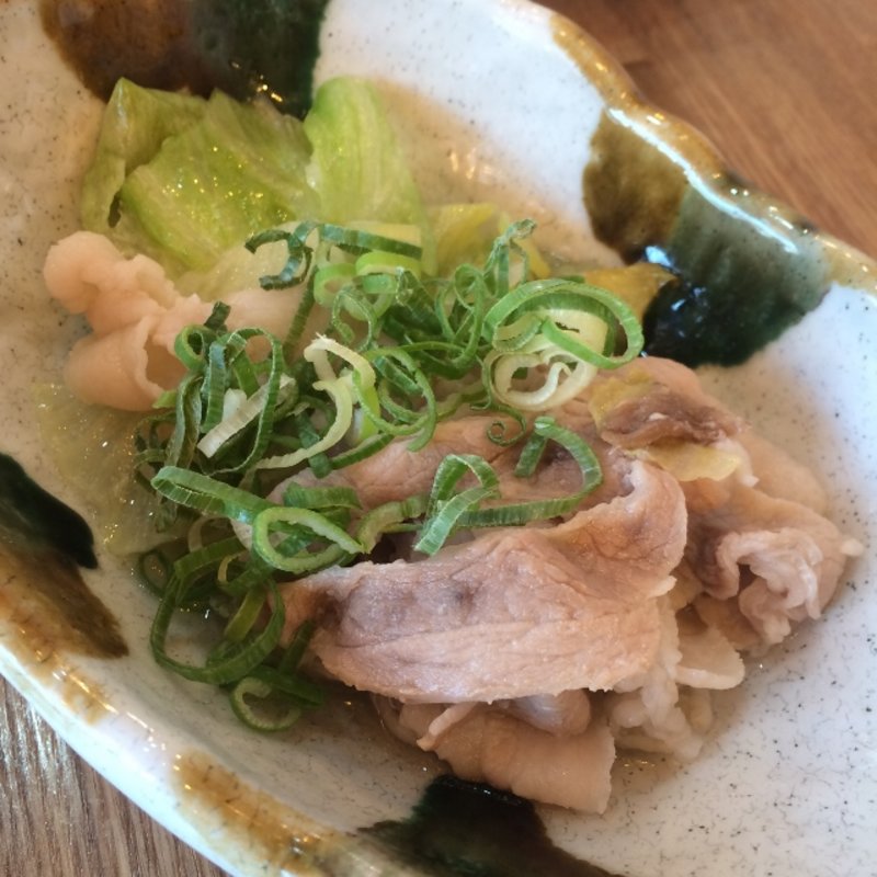 豚とレタスの恋物語出汁に魅せられて(なにわポークの豚しゃぶレタス)(日本酒と泡とおでん スタンド酒場てんてん)