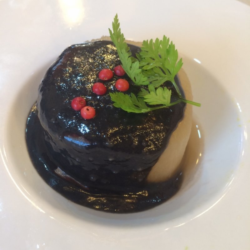 大根ブラック黒ごま味噌ソース(日本酒と泡とおでん スタンド酒場てんてん)