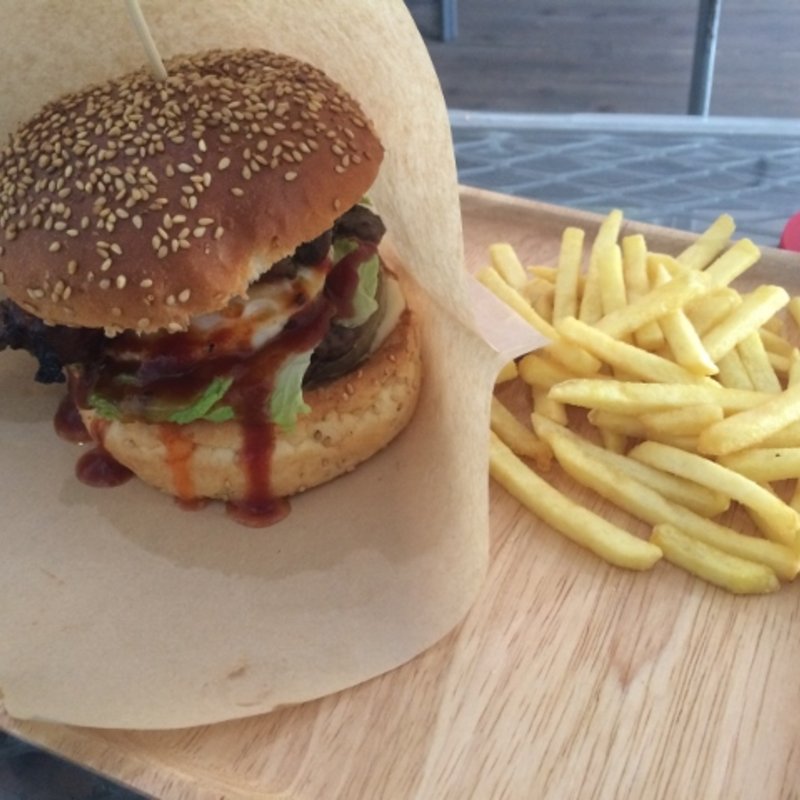 ストーンドバーガーセット(The bricks cafe)