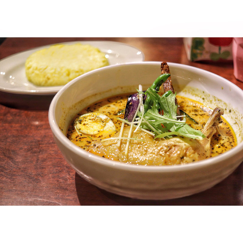 骨付きチキンスープカレーカリー(白)(札幌スープカリー 東京ドミニカ)