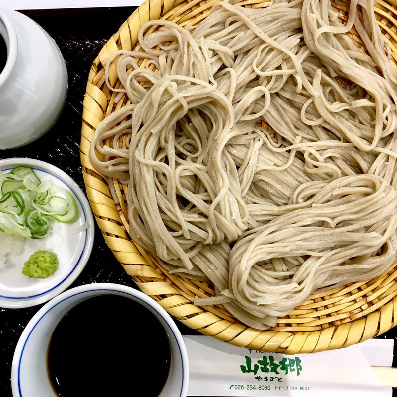 大盛りざるそば(戸隠蕎麦 山故郷)