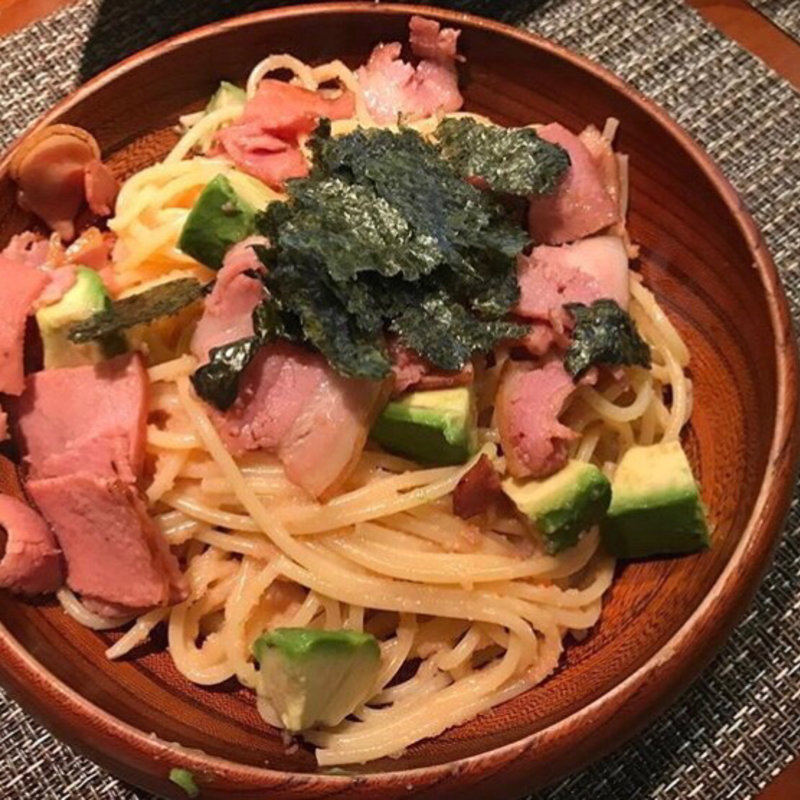 明太子パスタ(アボカドベーコントッピング)(壁の穴 渋谷本店)
