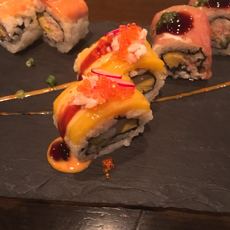 帆立マンゴーロール(SHARI THE TOKYO SUSHI BAR)