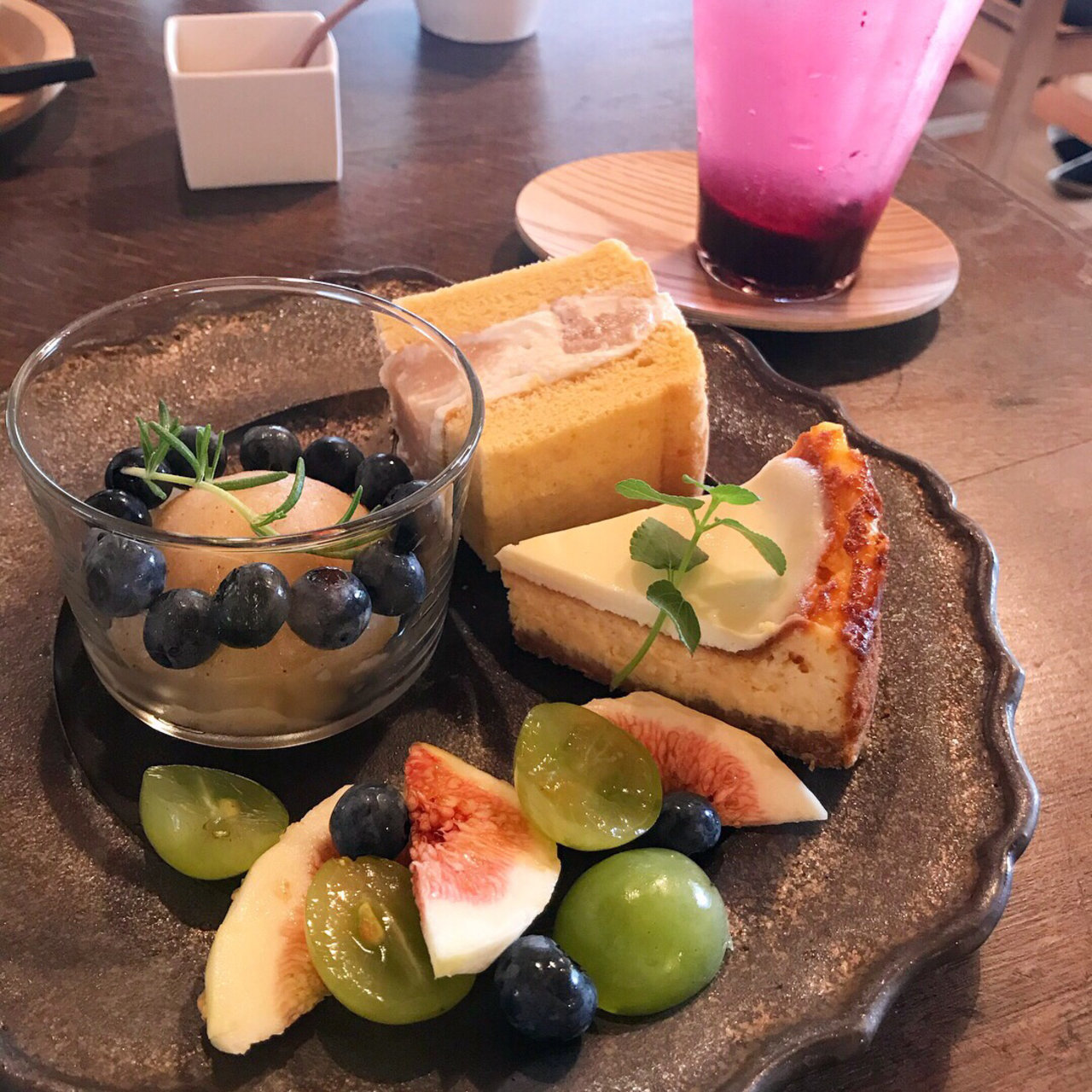 お茶 とお 菓子 春色