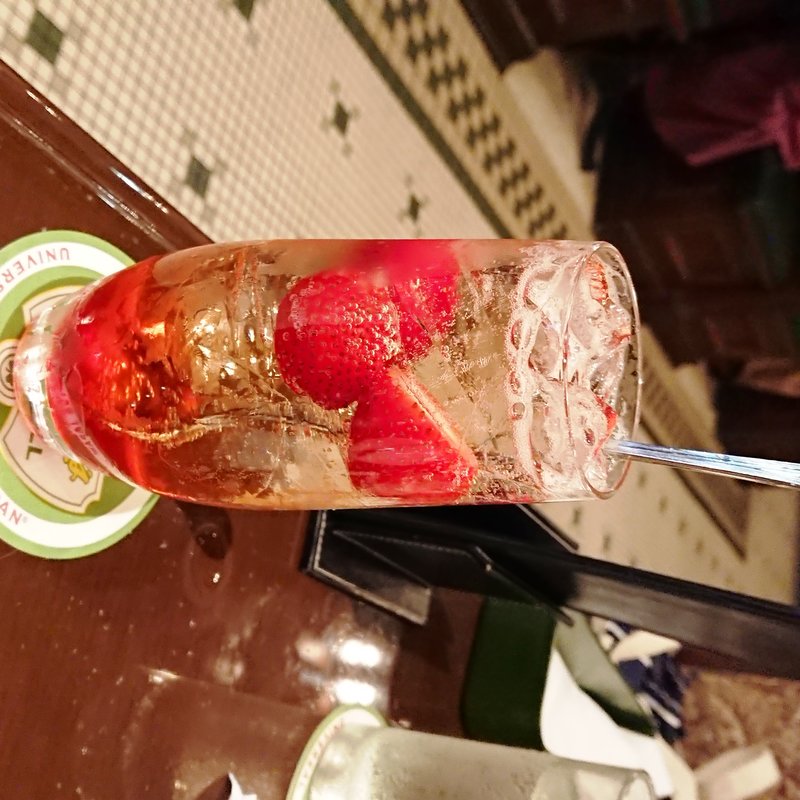 イチゴハイボール(フィネガンズ・バー＆グリル （Finnegan’s Bar＆Grill）)