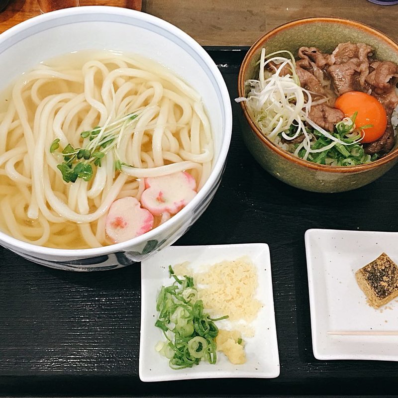 得々セット 温(讃岐のおうどん花は咲く 新宿戸山店)