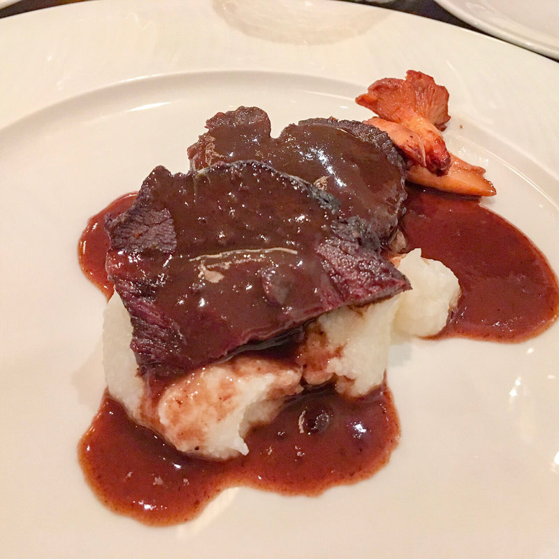 短角牛ホホ肉のネッビオーロ赤ワイン煮込み ブラザート(イタリアーノレストラン スクニッツォ Scugnizzo!)