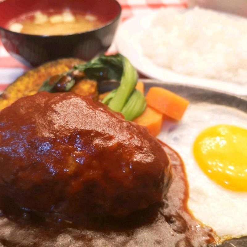 ハンバーグ（デミグラスソース）(洋食 大吉)