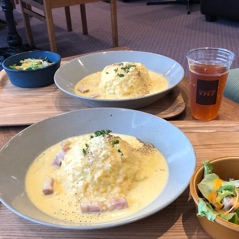 カルボナーラソースオムライス(ROUGH RARE )