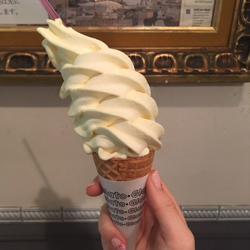 パッションフルーツジェラートソフト(ジェラテリアアクオリーナ （GELATERIA ACQUOLINA）)