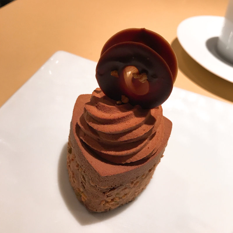 セシル(イデミ・スギノ （HIDEMI SUGINO）)